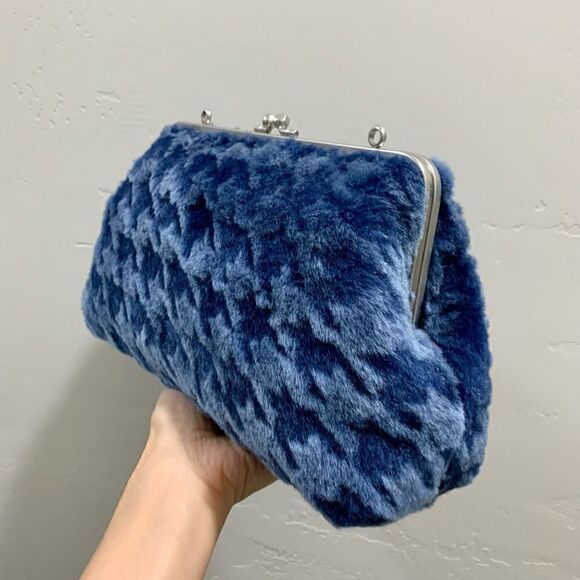Blue Houndstooth Genuine Shearling Leather Kisslock Handbag, Multi Use Style - Picture 11 of 16